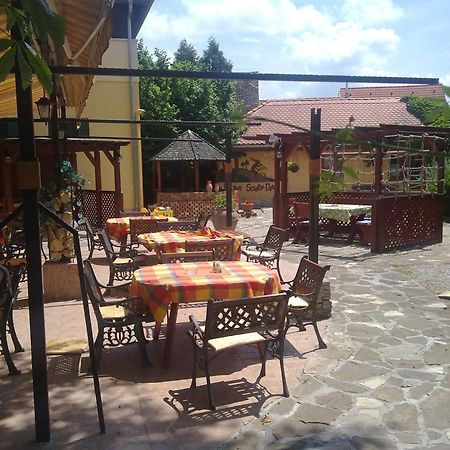 Vadasz Panzio Es Etterem Szombathely Ngoại thất bức ảnh