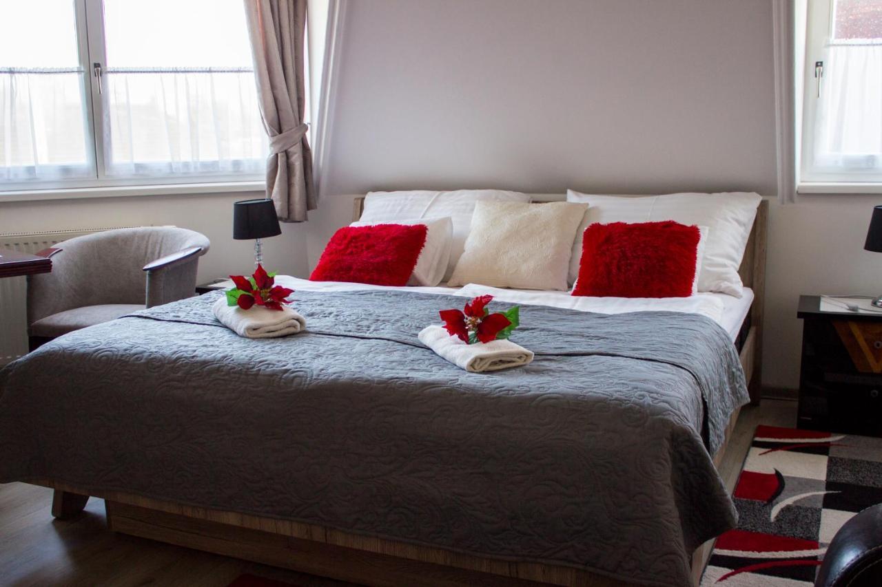 Vadasz Panzio Es Etterem Szombathely Ngoại thất bức ảnh